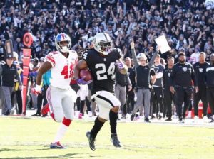 Marshawn Lynch shines in Raiders win over Giants