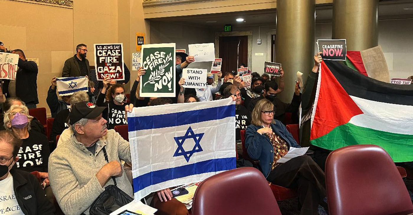 The conflict between Israel and Hamas has given rise to tension in the City of Oakland not only with OUSD teachers but in an emotion-filled City Council meeting (above) on Nov. 27 when Oakland leadership approved a cease-fire resolution. Magaly Muñoz file photo.