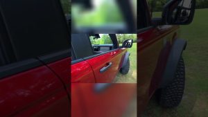 Unboxing and Review: Comfortable Seats and Removable Top of the Bronco