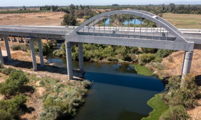 San Joaquin River Viaduct, completed in February 2021, is a 4,700-foot structure in north Fresno spanning the San Joaquin River and Union Pacific tracks along SR 99. Featuring arches as Fresno’s northern gateway and a pergola that carries high-speed trains over the rail line, it stretches from the river to near Herndon Avenue.