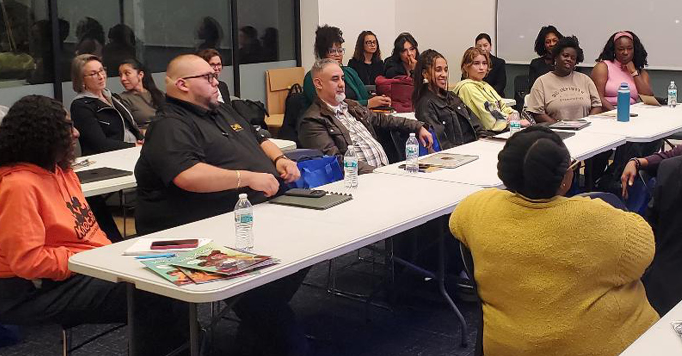 Bay Area entrepreneurs attend the Alley-Oop Accelerator, a small business incubation program at Chase Oakland Community Center. Photo by Carla Thomas.