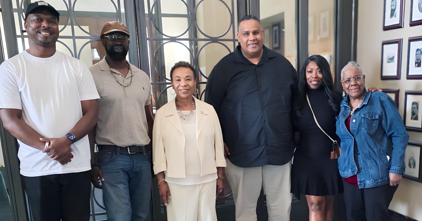John Jones III, Jonathan Fitness Jones, Mayor Barbara Lee, Ray Bobbitt, Samantha Wise, and Cecilia Cunningham. Photo by Gay Plair Cobb