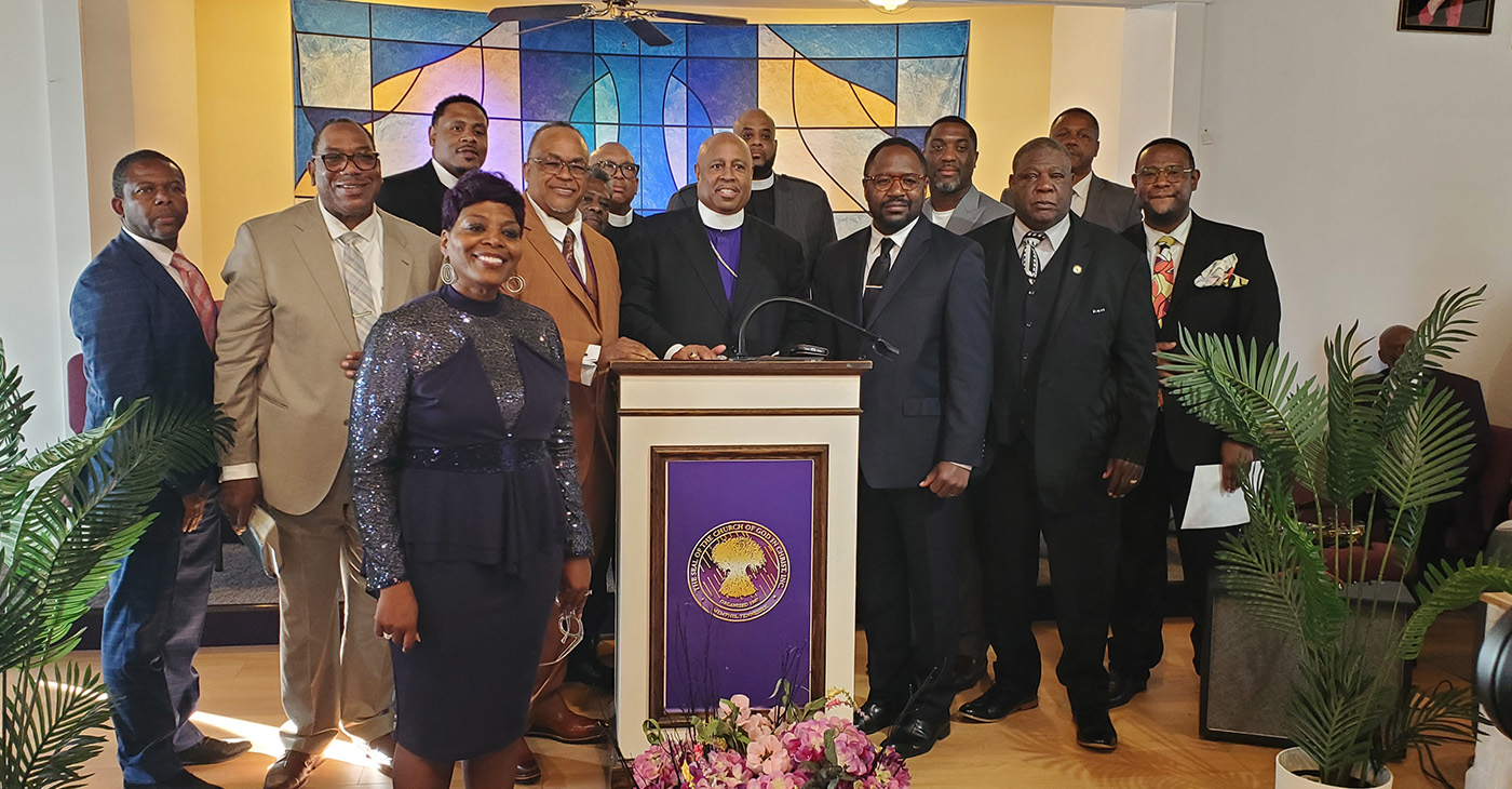 Celebrating the East Oakland COGIC Rededication are (fromleft to right) Supt. James Manning, Supt. LaRonn Gray, Pastor L.J. Jennings, first lady Melissa Clifton, Pastor Mark A. Clifton Sr., Pastor Aaron Macklin, Bishop Nathaniel Bullock, Dr. Billy Dixon, Pastor Tyrone Duckett, Pastor Willie Haynes, Rev. Dr. Jeffrey M. Parker, Pastor Wade Harper, Pastor Norris Sheppard, Supt Danny Stevens, Supt. David Houston and Pastor Matthew Levy. Photo by Carla Thomas. 
