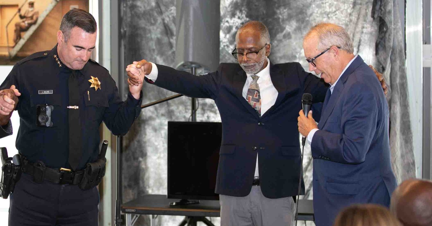 Oakland Police Department’s new chief JAMES BEERE, Dr Ken Chambers, Interfaith Council of Alameda County (ICAC) President and Dr Jim Hopkins, Pastor Emeritus, Lake Shore Avenue Baptist Church, and ICAC founding former board member.